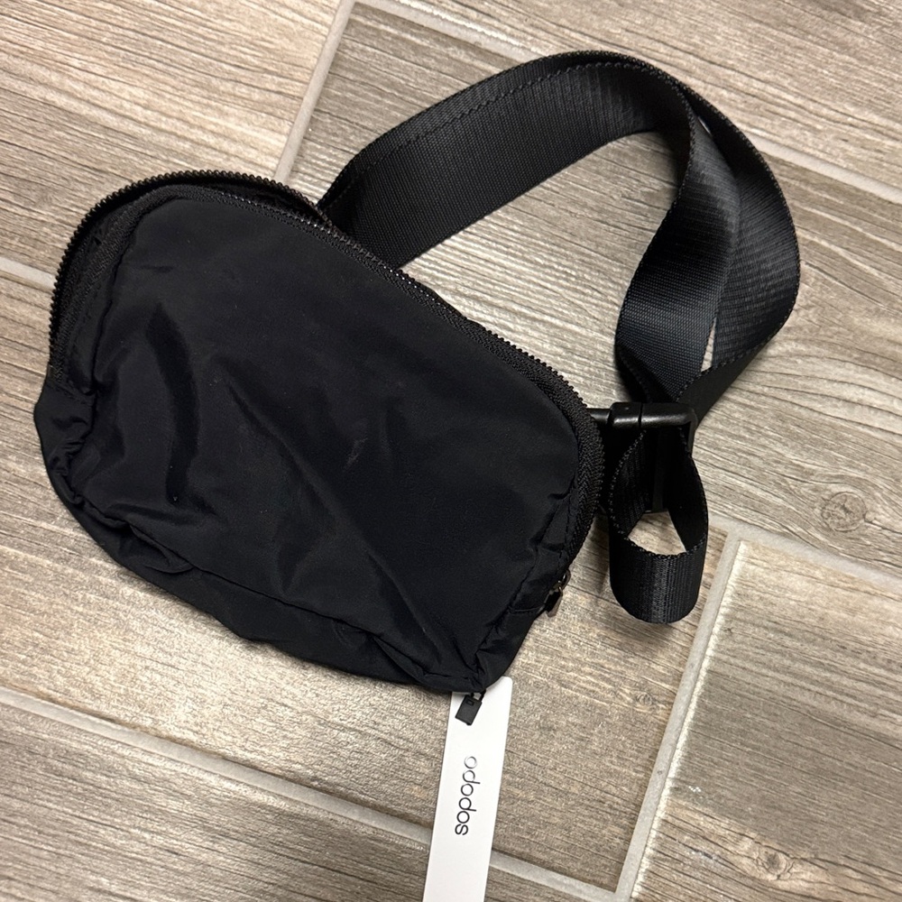 Sleek Black Ododos Belt Bag